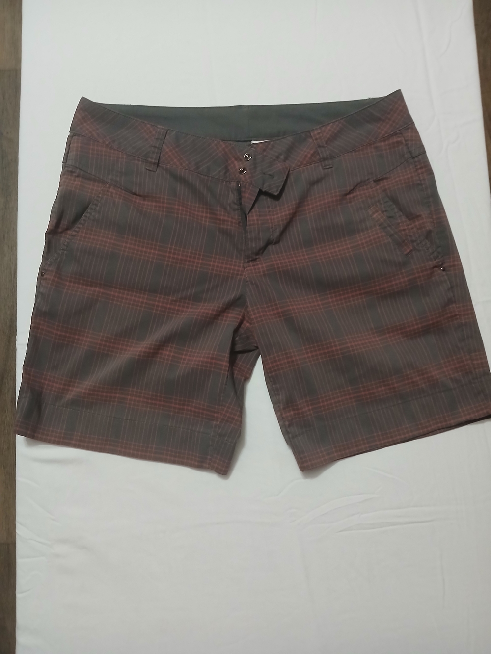 Columbia Womens Dark Gray Plaid Shorts with Red Accents